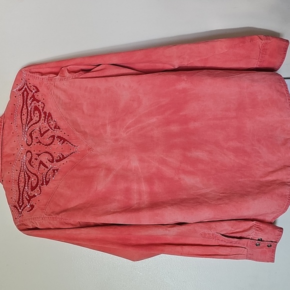 Wrangler Women's Coral Embroidered Button-Down Shirt. Size Meduim. - Picture 5 of 8